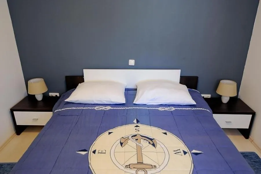 Apartment In Kali With Seaview, Terrace, Air Condition, Wifi 0*,